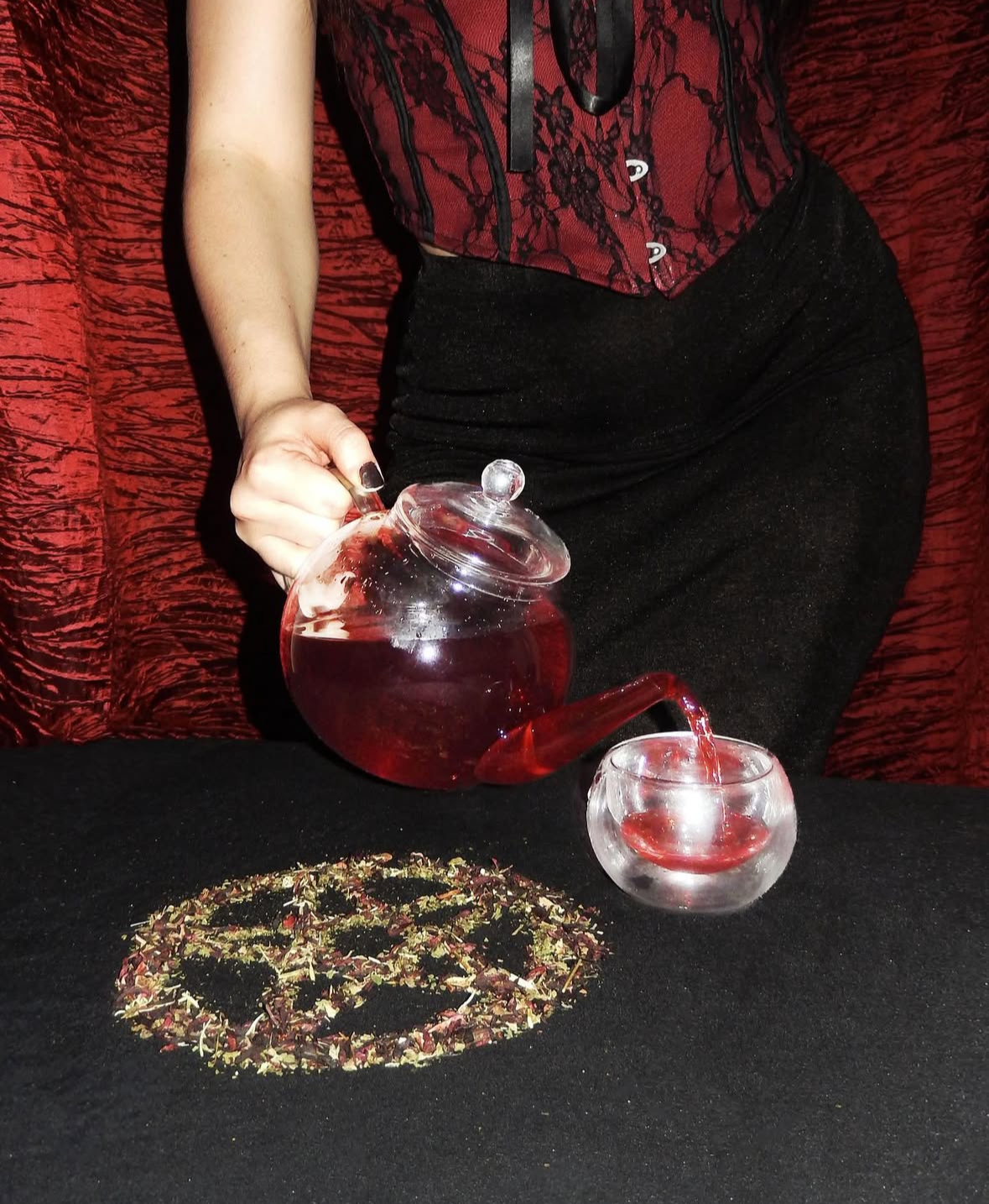 Host Aura — tea and tarot